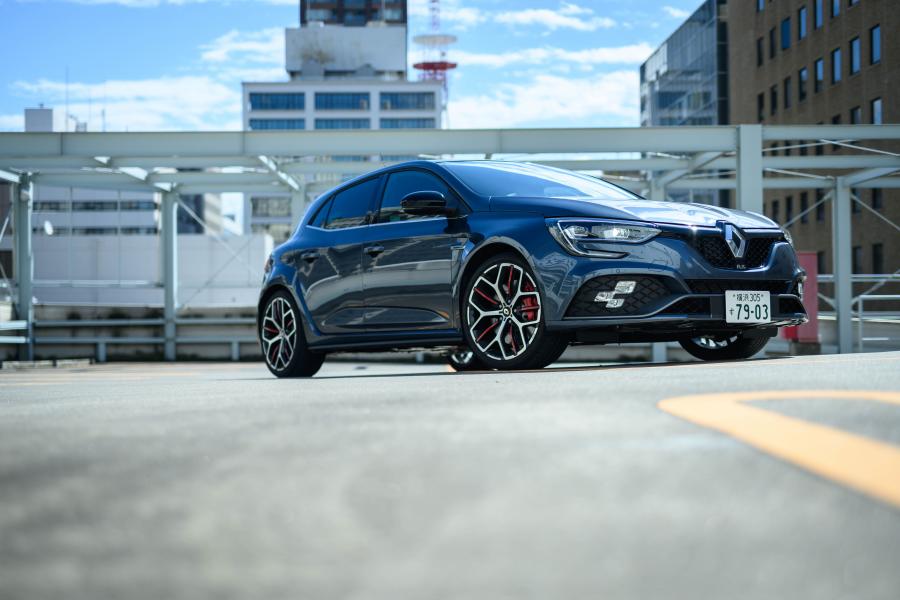  Renault Megane R.S. Trophy 2018 года  (JP) (фото 27 из 34)